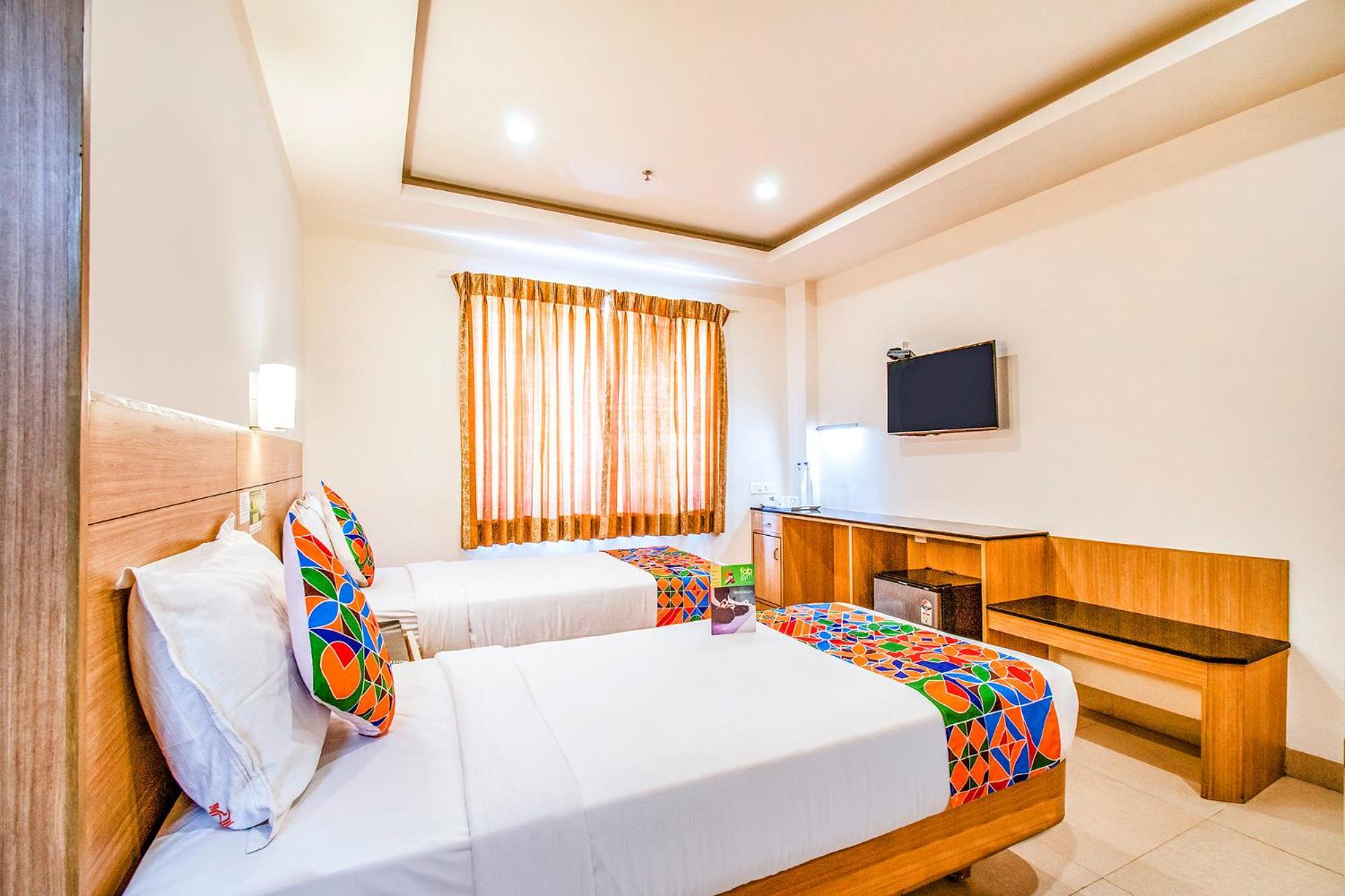 קוימבטור Fabhotel Prime Royal Castle Gandhipuram מראה חיצוני תמונה