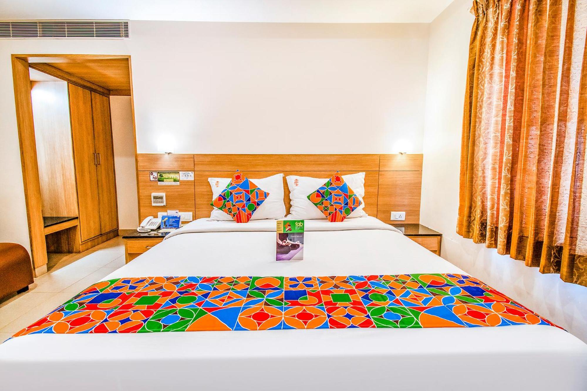 קוימבטור Fabhotel Prime Royal Castle Gandhipuram מראה חיצוני תמונה