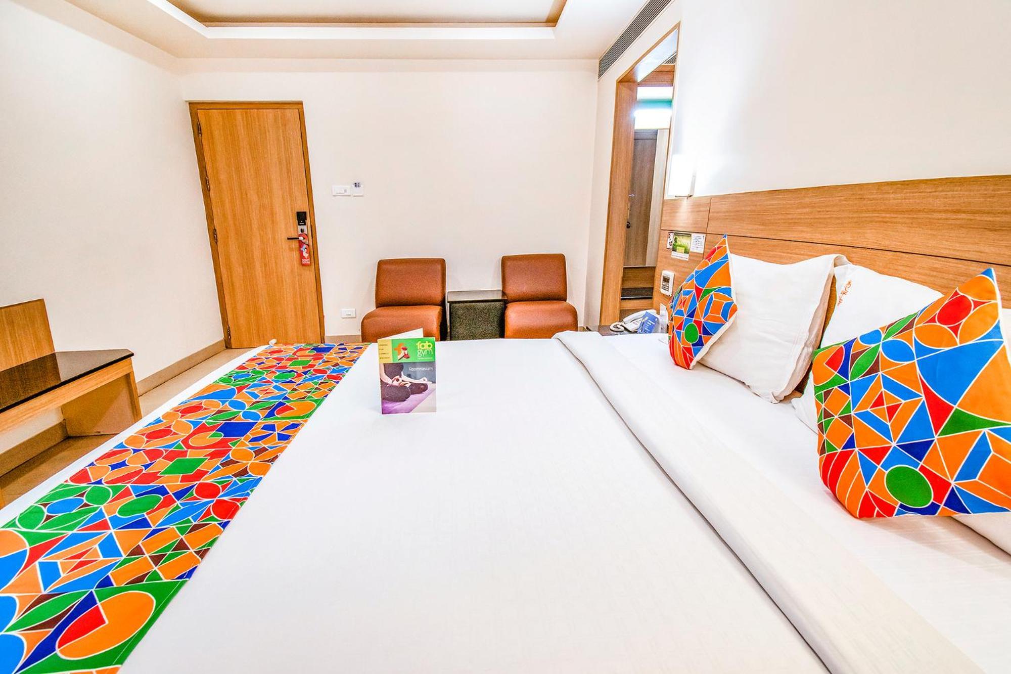 קוימבטור Fabhotel Prime Royal Castle Gandhipuram מראה חיצוני תמונה