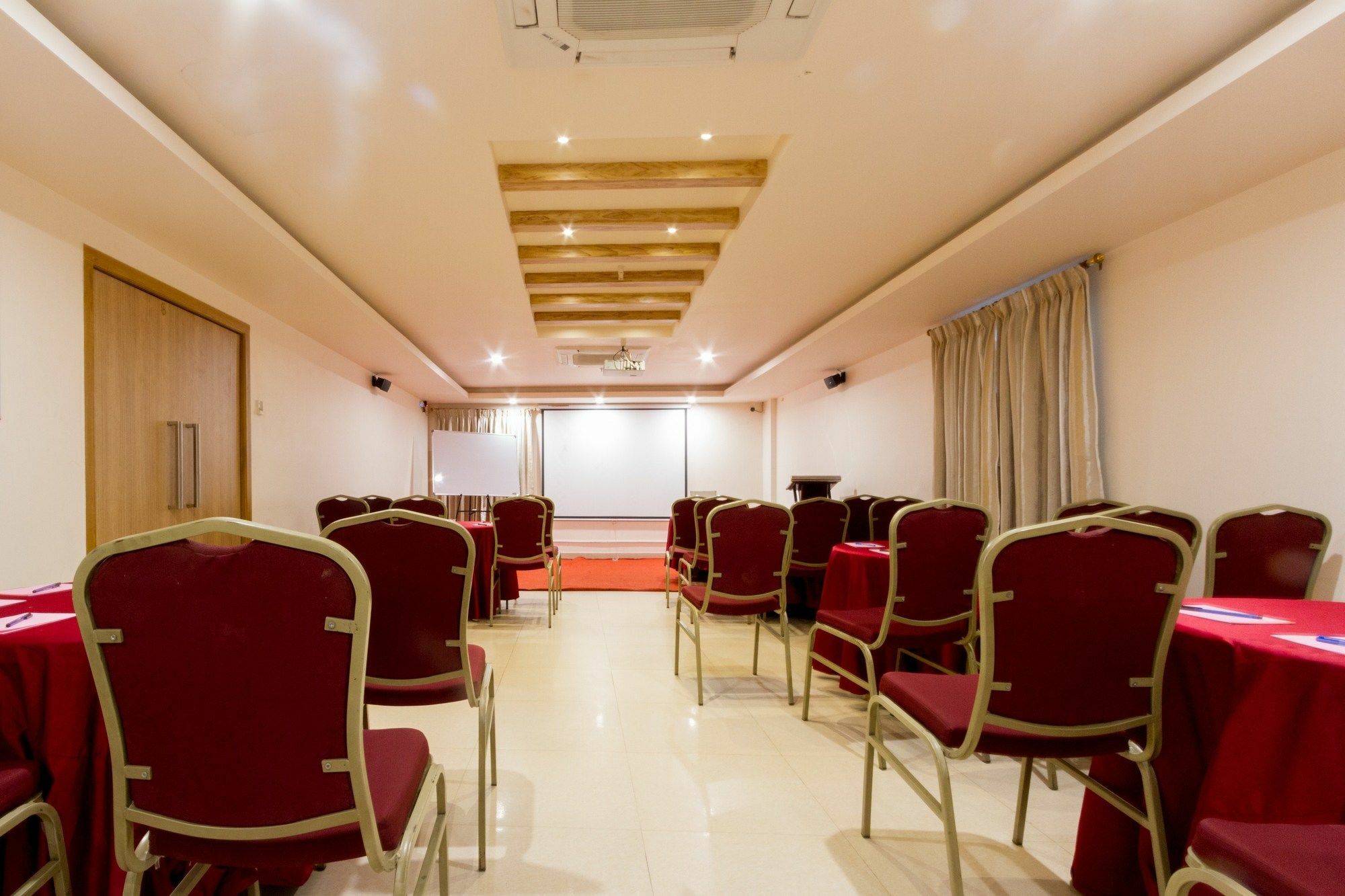 קוימבטור Fabhotel Prime Royal Castle Gandhipuram מראה חיצוני תמונה