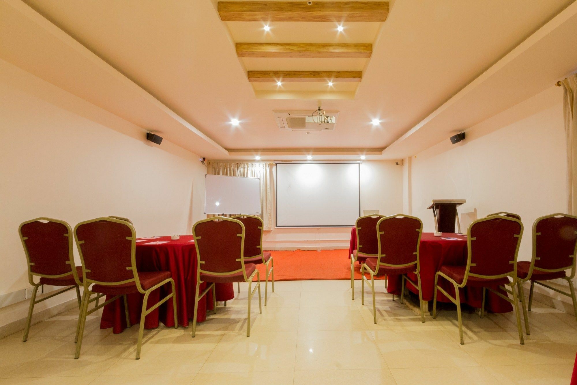 קוימבטור Fabhotel Prime Royal Castle Gandhipuram מראה חיצוני תמונה