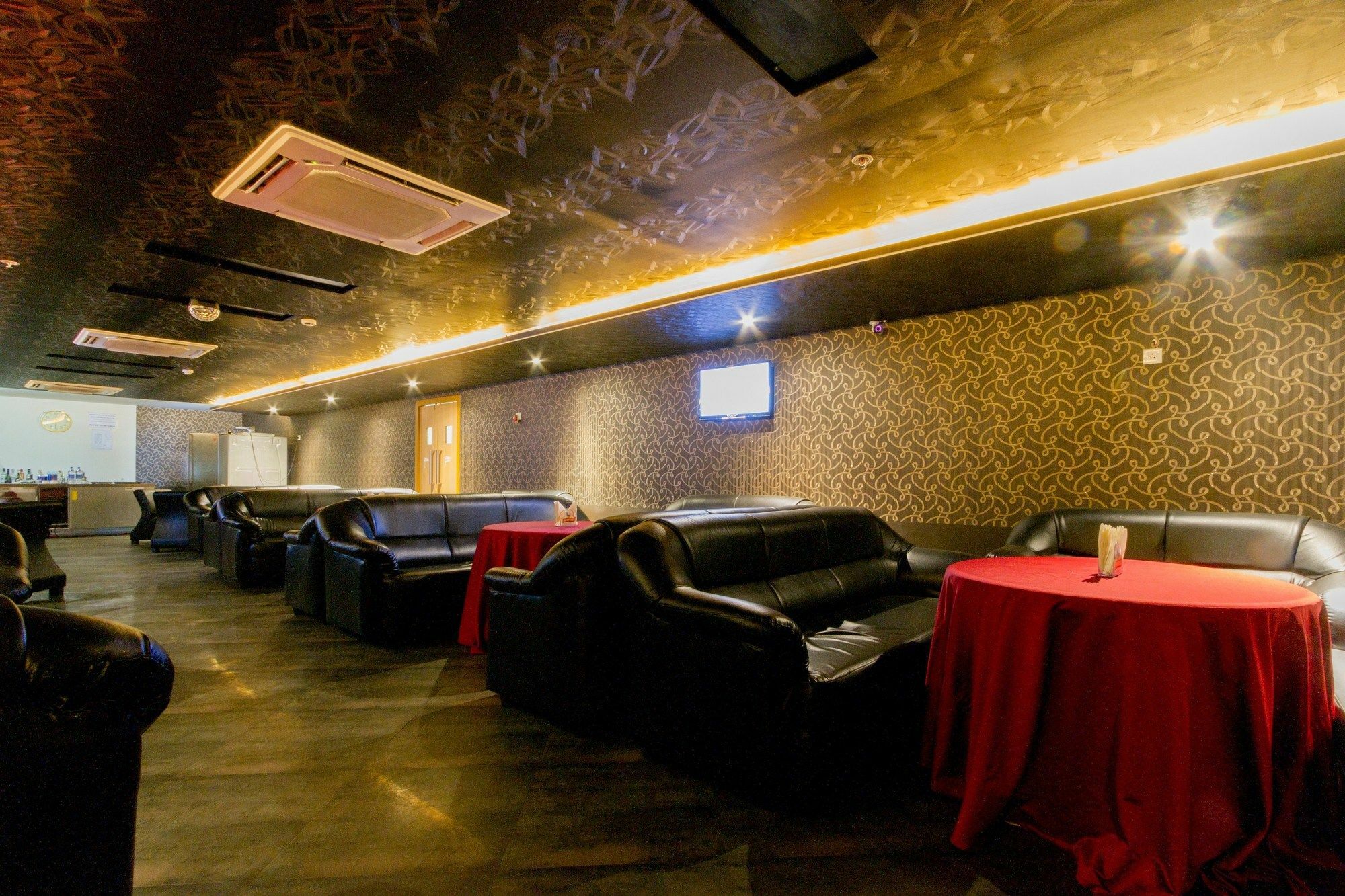 קוימבטור Fabhotel Prime Royal Castle Gandhipuram מראה חיצוני תמונה